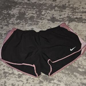 Nike Women's Athletic Shorts in Black and Pink SIze 1x